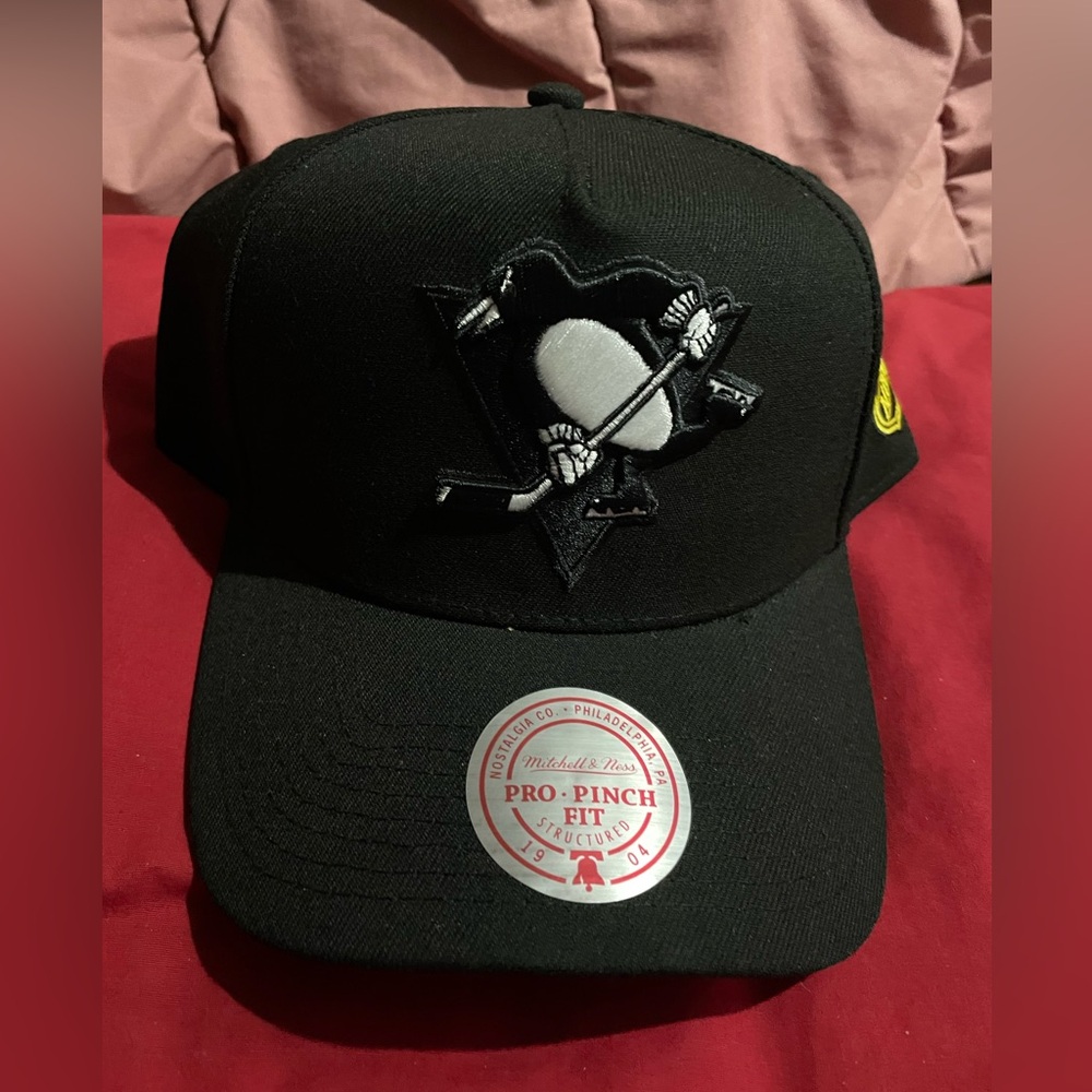Pittsburgh Penguins MVP ‘47 Black with Hockey Logo